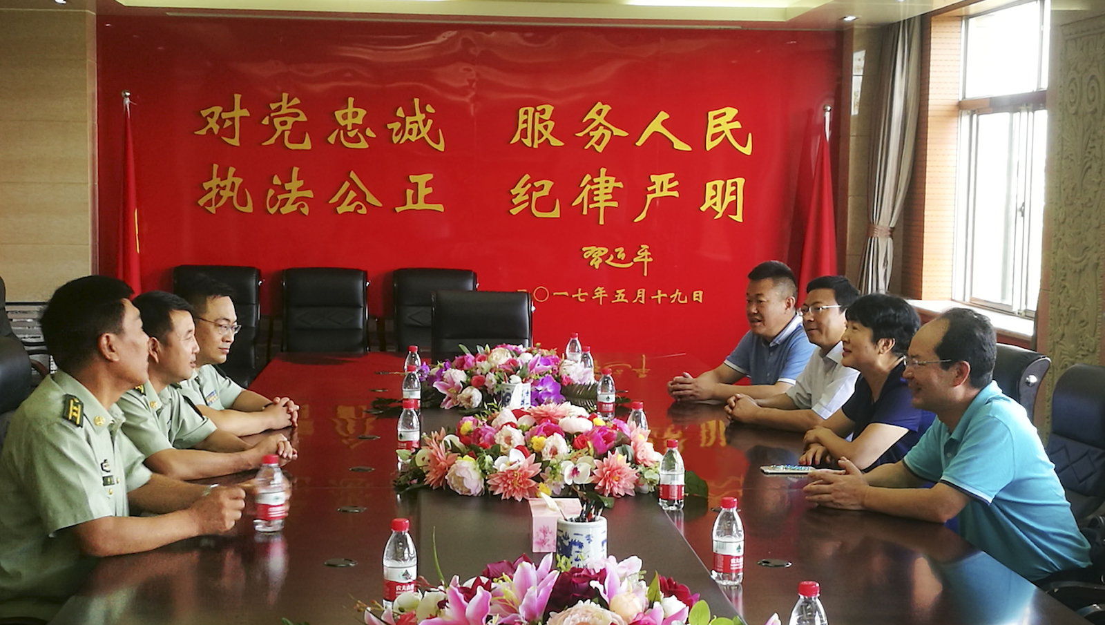 哈纳斯集团“八一”节前慰问消防官兵