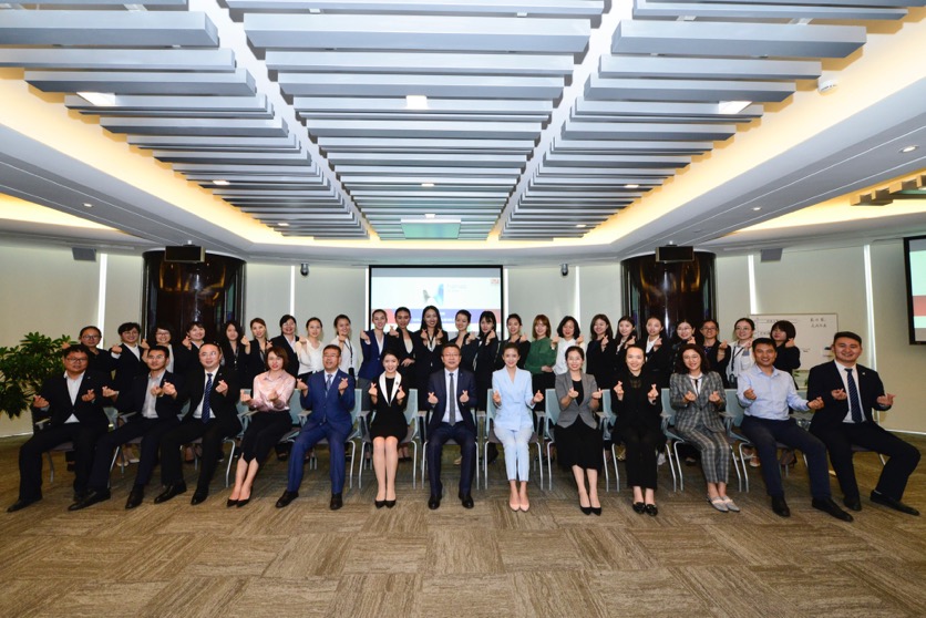 习礼仪 增强职业影响力——哈纳斯集团组织开展商务礼仪培训